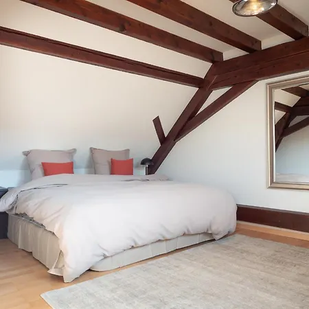 Spacious 90m2 Home, Bay Windows & Large Parking